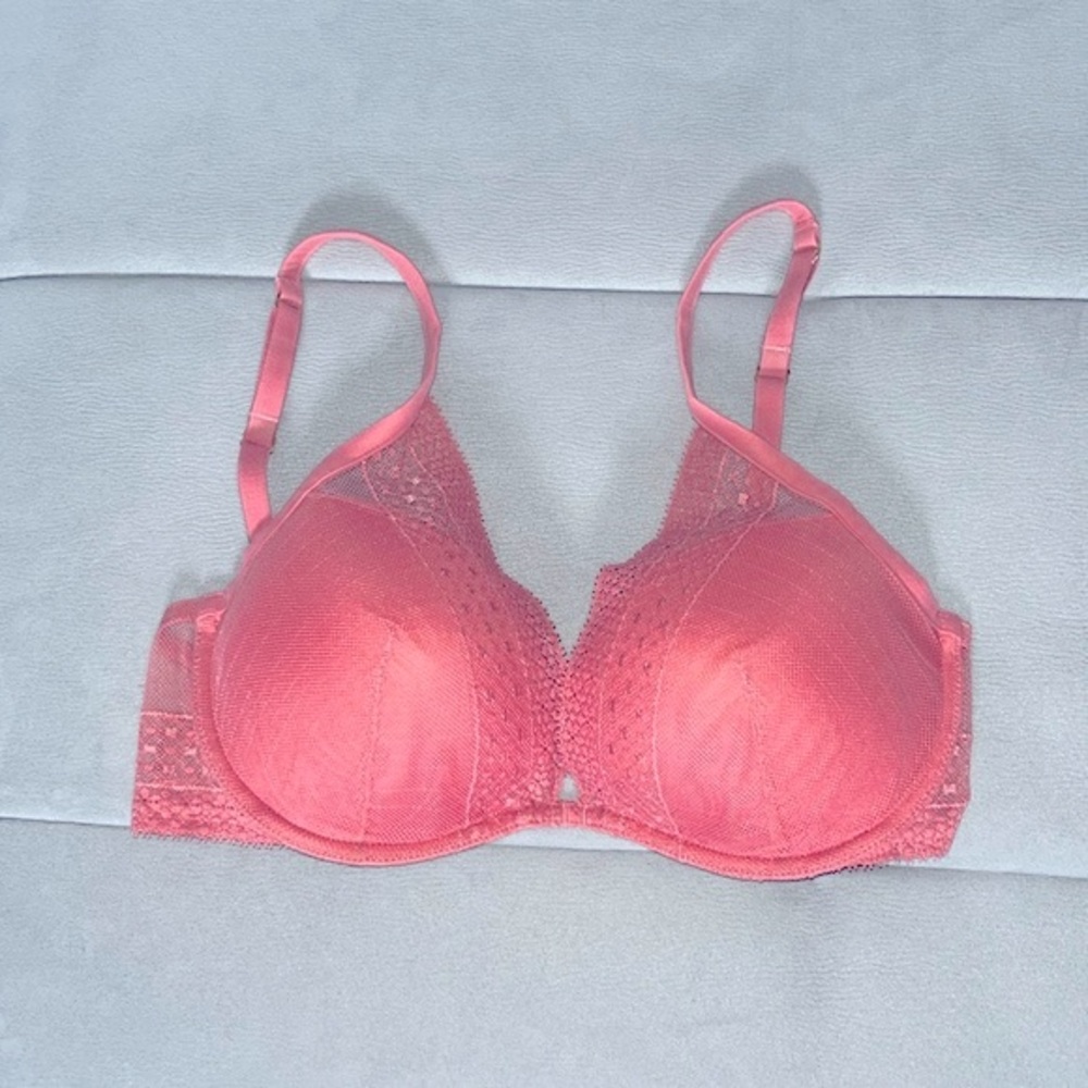 Victoria’s Secret Incredible Plunge